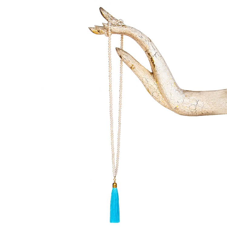 Native Essentials MIA • Long Pearl Necklace with Tassels