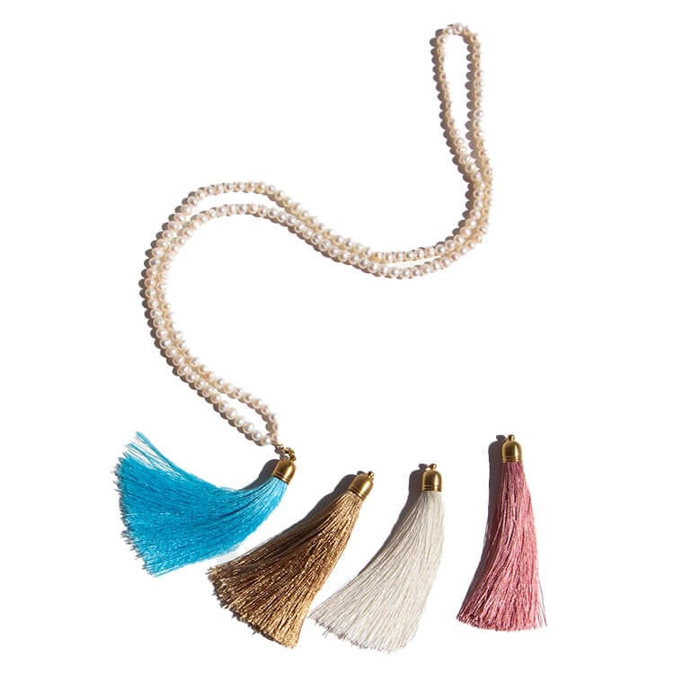 Native Essentials MIA • Long Pearl Necklace with Tassels